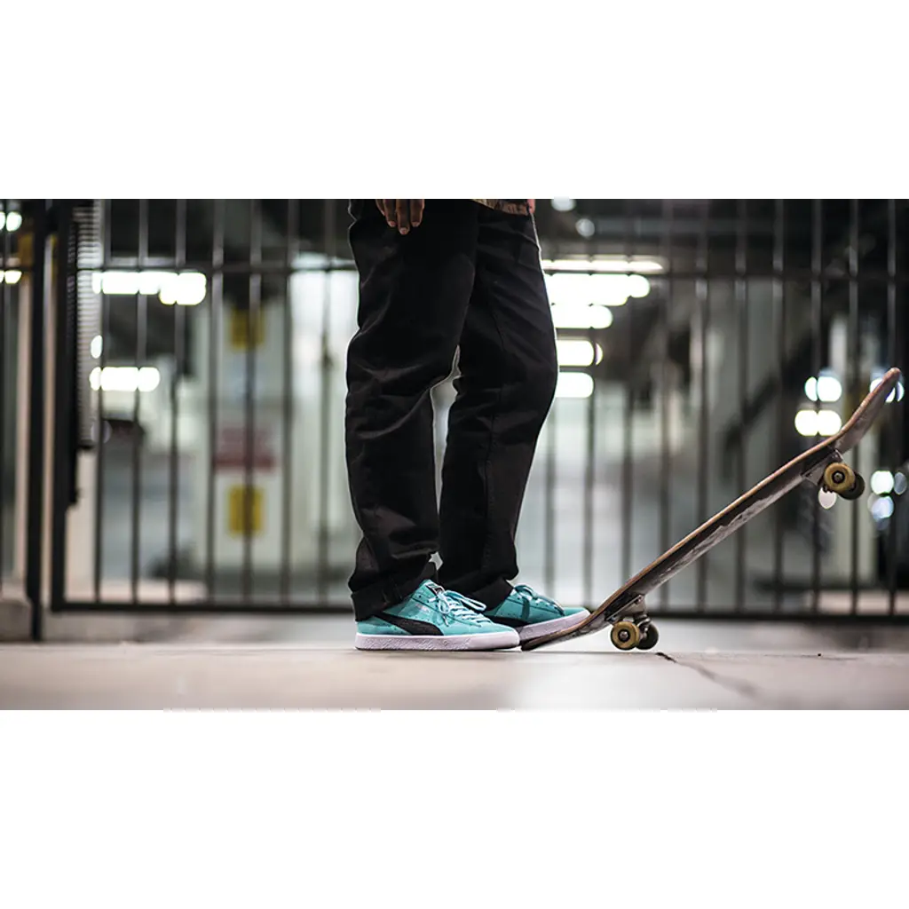 Diamond Supply Co X PUMA Clyde Blue - Image 2