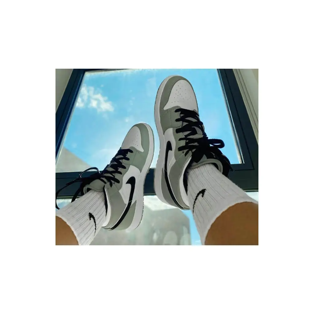 Nike Jordan 1 Mid Smoke Grey - Image 3