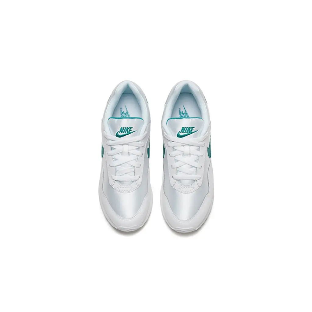 Nike Outburst OG White Green Womens - Image 3