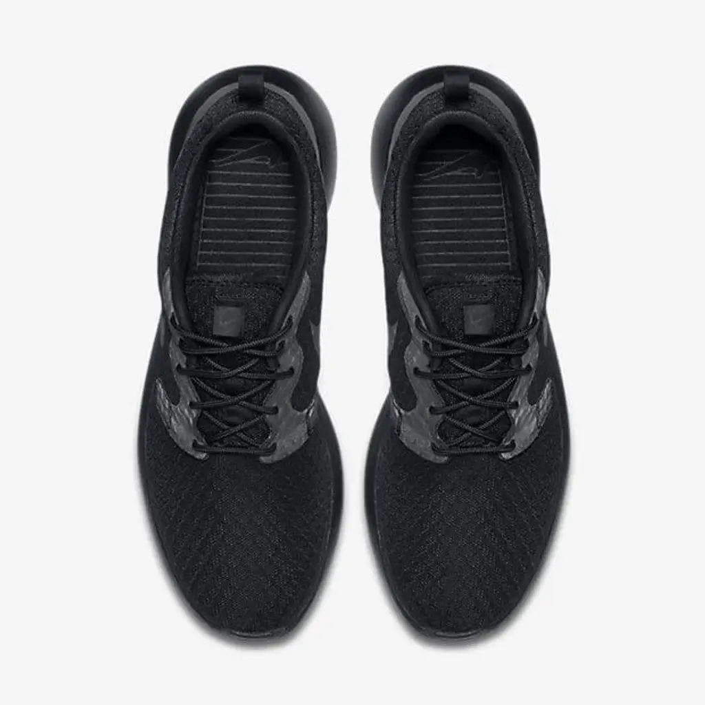 Nike Roshe One Hyperfuse Triple Black - Image 3