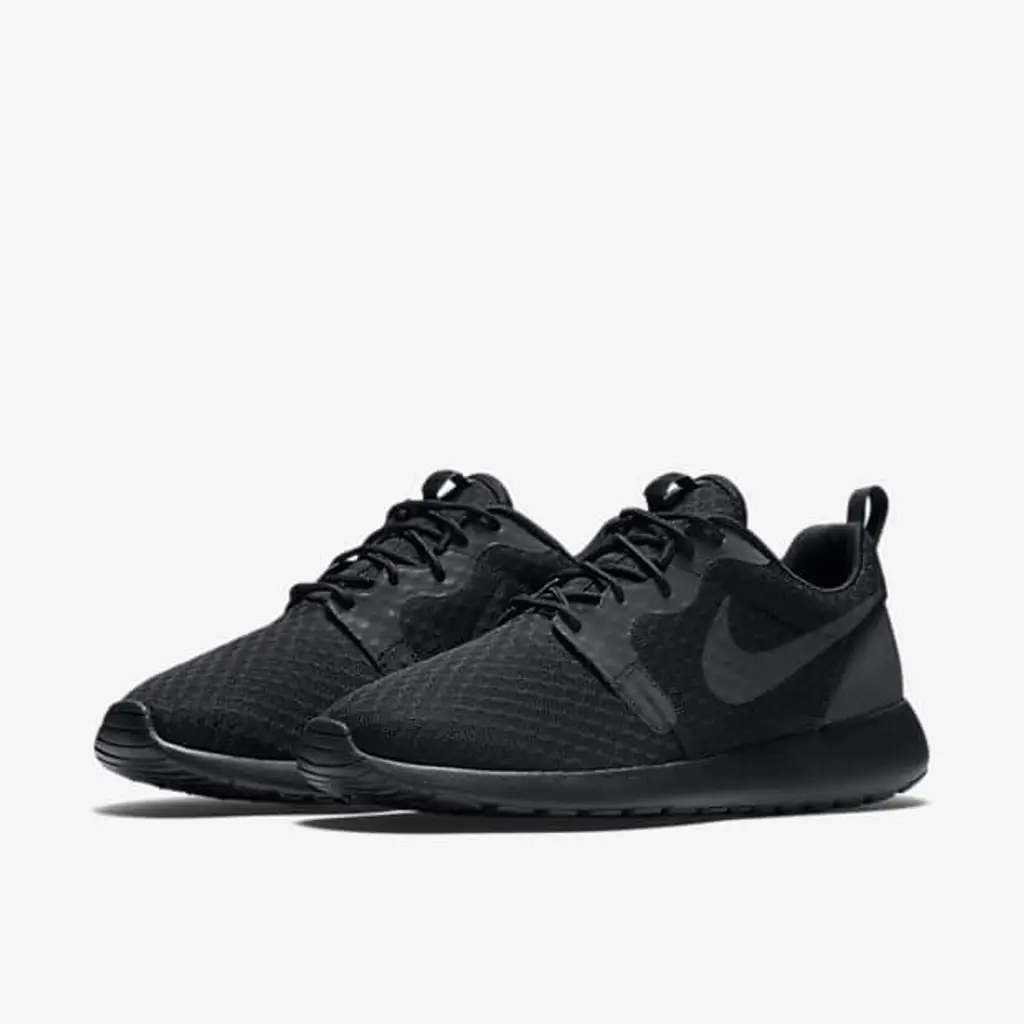 Nike Roshe One Hyperfuse Triple Black - Image 2