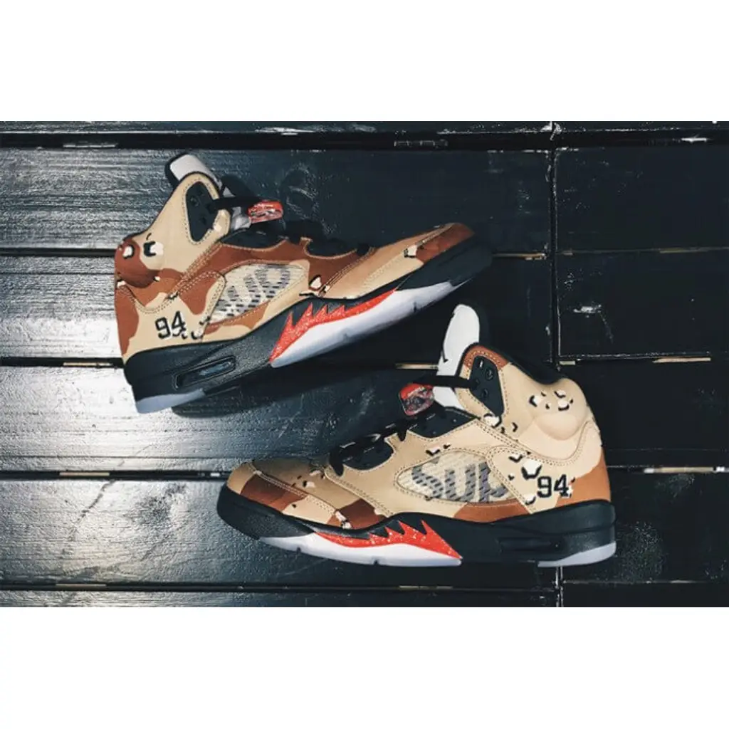 Supreme X Nike Air Jordan 5 Camo - Image 3