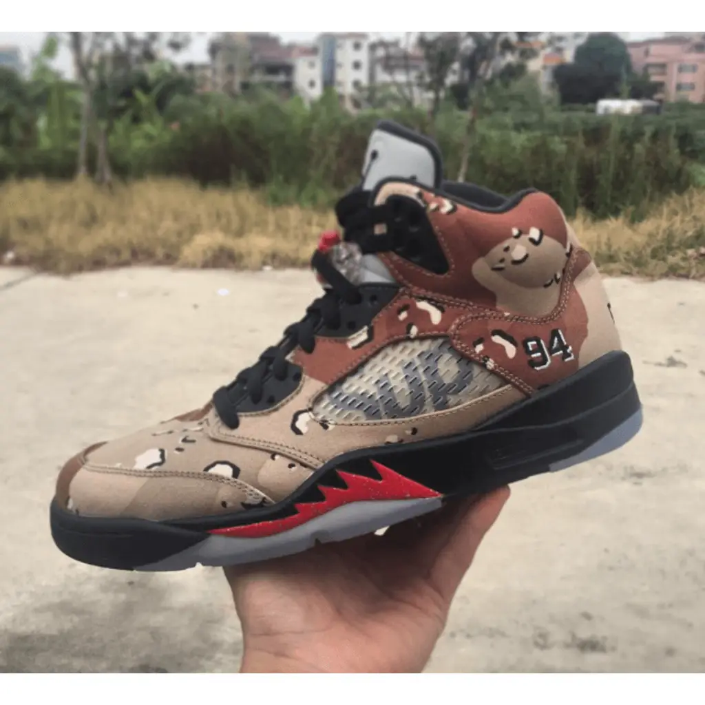 Supreme X Nike Air Jordan 5 Camo - Image 2