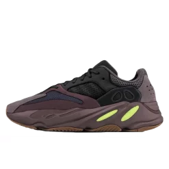 Yeezy 700 Mauve
