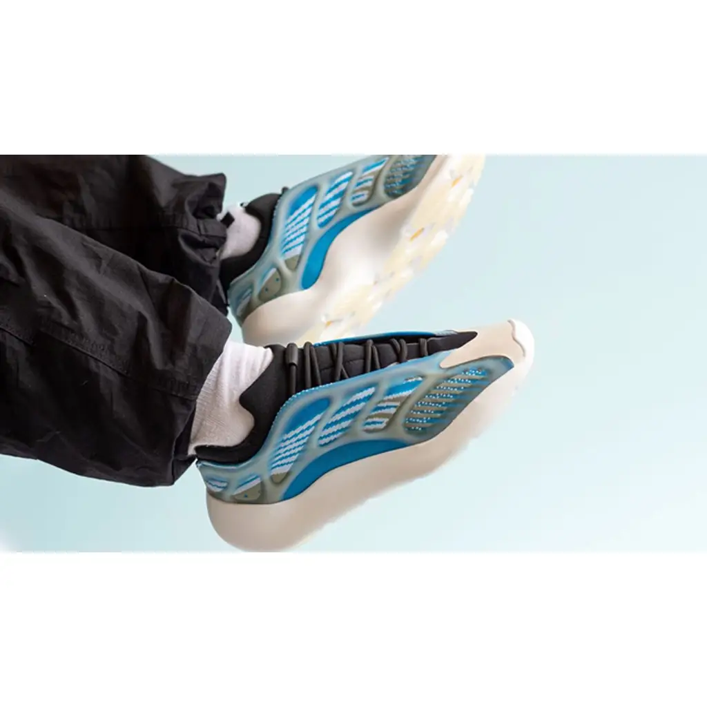 Yeezy 700 V3 Arzareth - Image 2