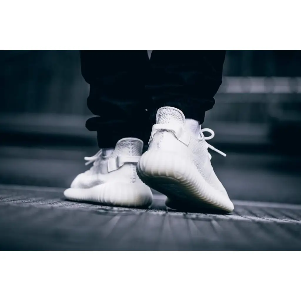 Yeezy Boost 350 V2 White - Image 4