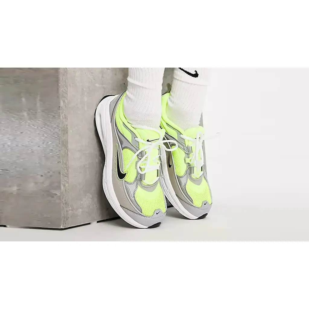 Nike Air Max Bliss Silver Neon Yellow - Image 4
