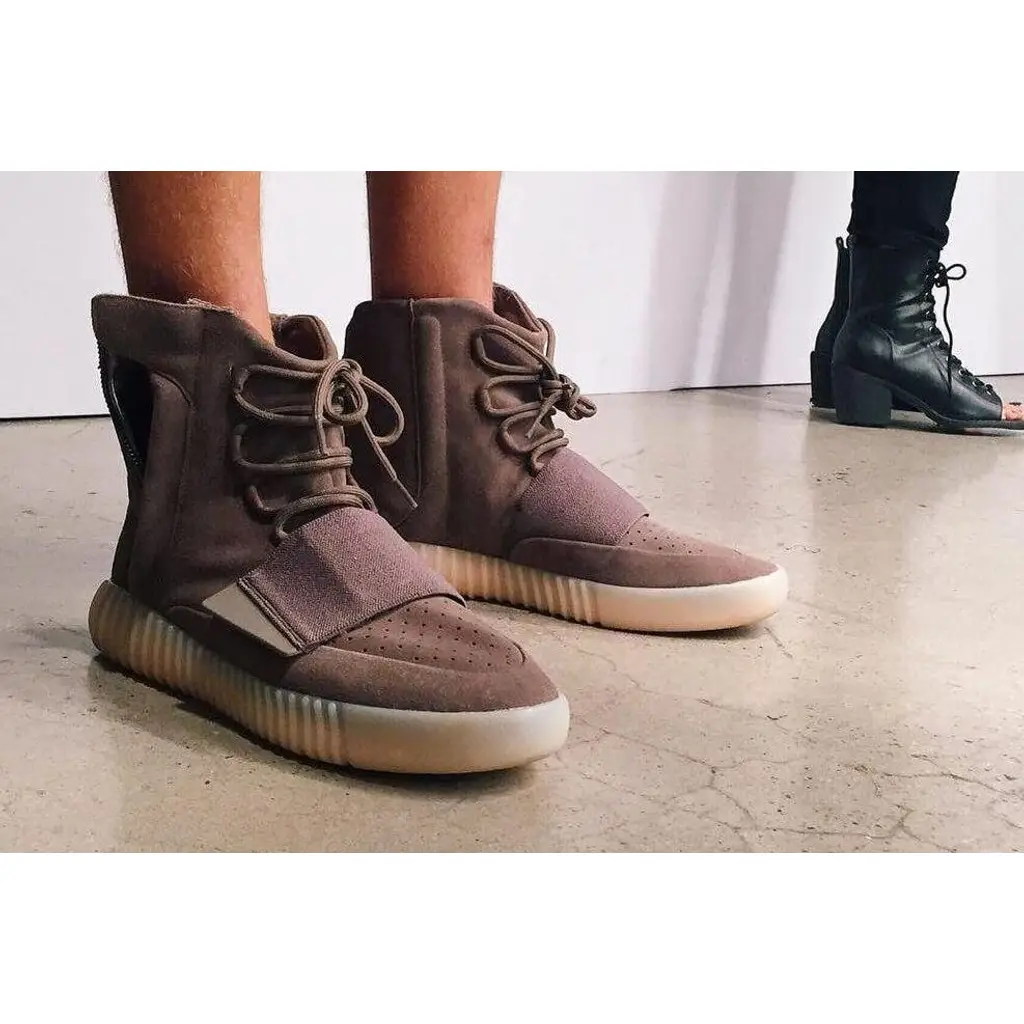 Adidas Yeezy Boost 750 Brown Gum - Image 2