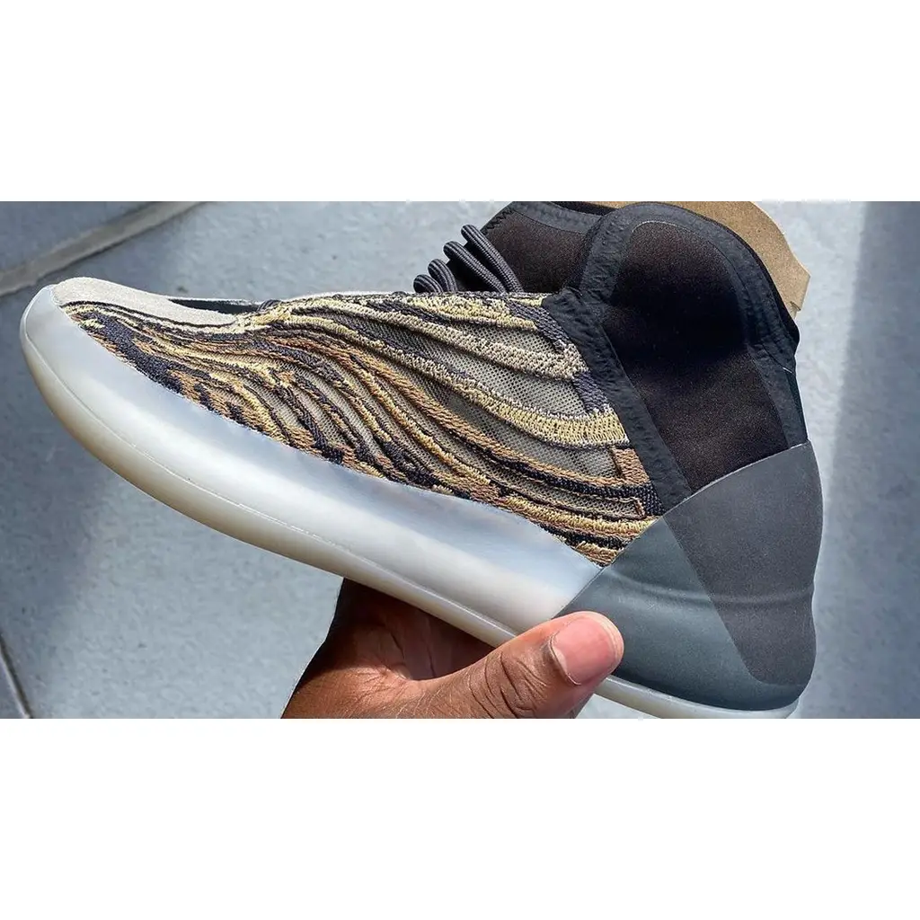 Yeezy QNTM Amber Tint - Image 4